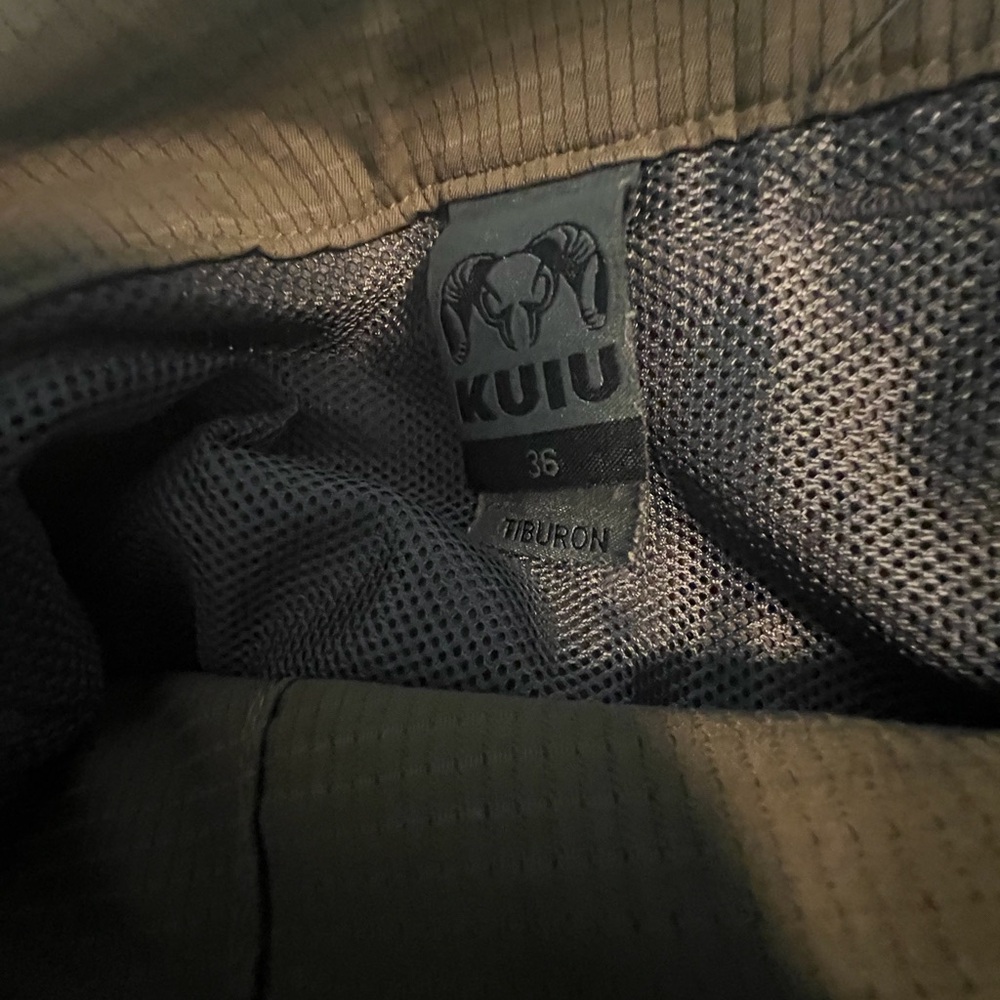 Mens Kuiu  olive green Tiburon shorts. Sz36